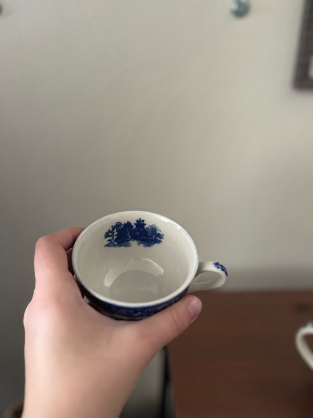Partial Vintage Blue Willow Tea Set - Picture 2 of 5